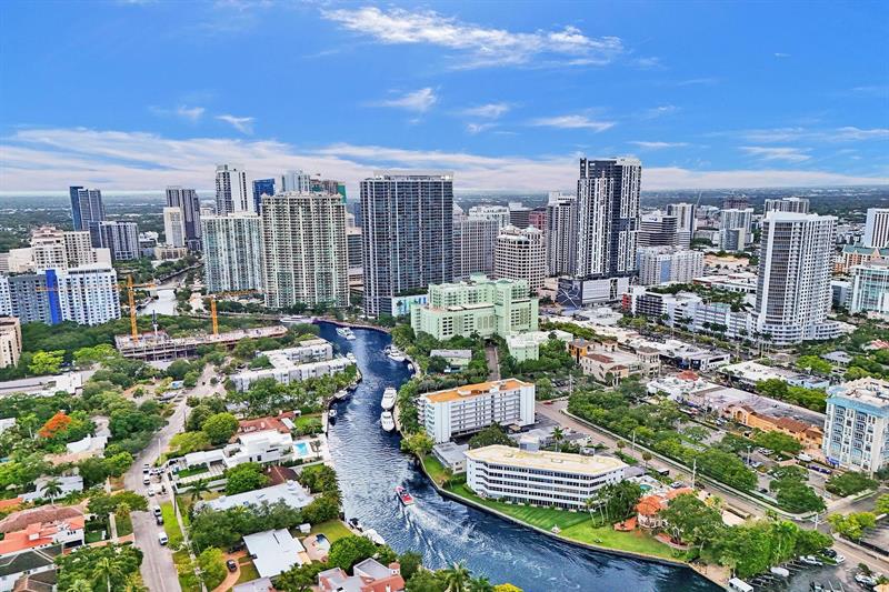 Image 28 of 36 For 818 4th St  202