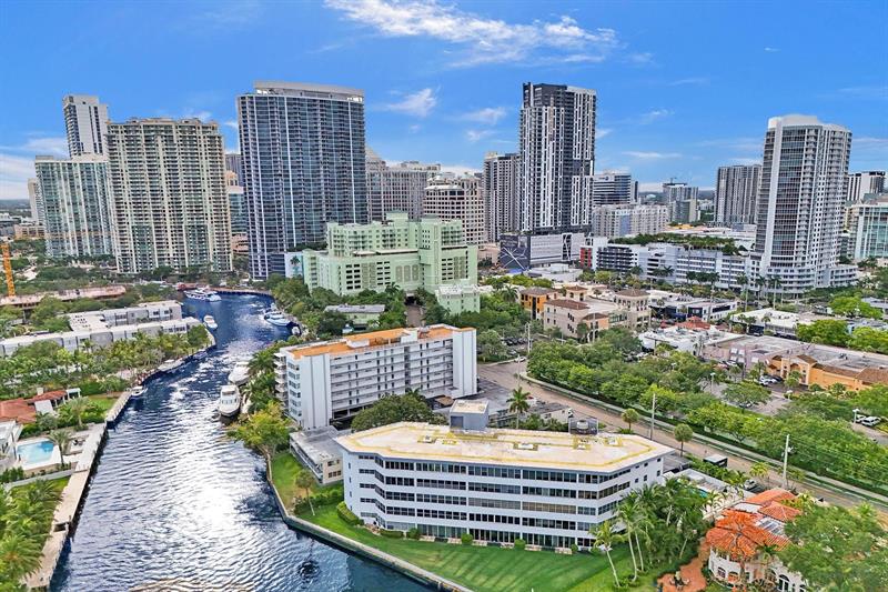 Image 33 of 36 For 818 4th St  202