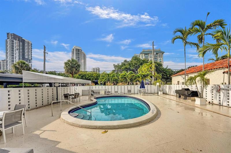 Image 36 of 36 For 818 4th St  202