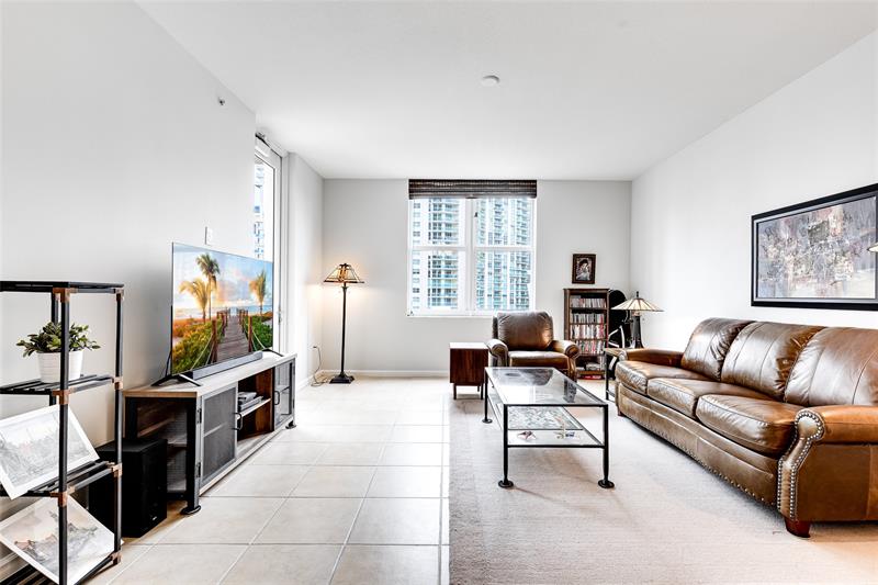 Image 13 of 71 For 511 5th Ave  923