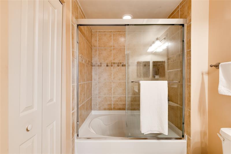 Image 23 of 71 For 511 5th Ave  923