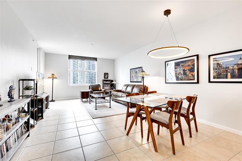 Image 9 of 71 For 511 5th Ave  923