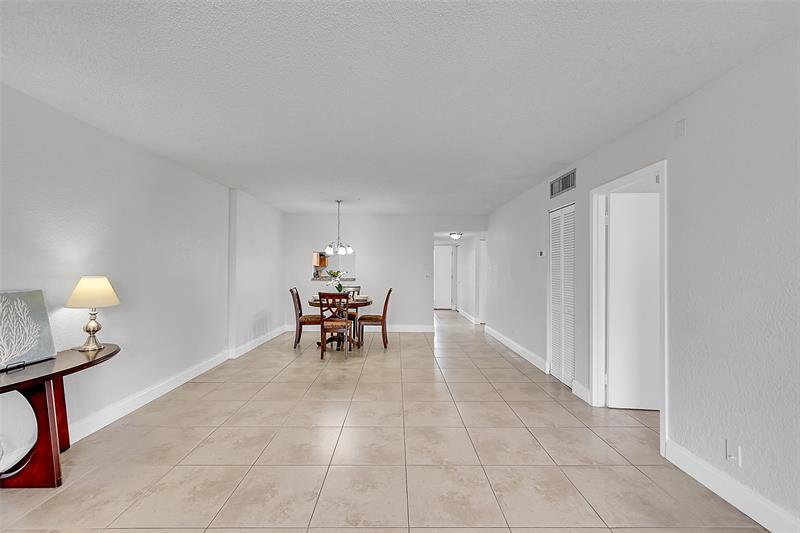Image 15 of 39 For 1402 80th Ave  301