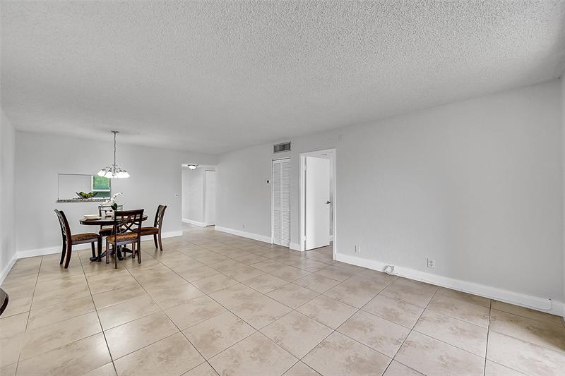 Image 16 of 39 For 1402 80th Ave  301