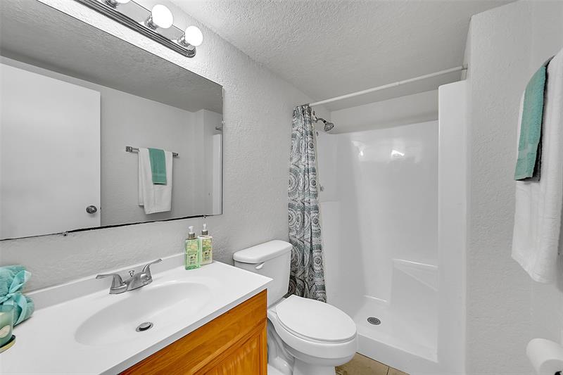 Image 20 of 39 For 1402 80th Ave  301