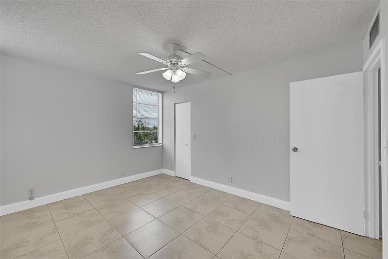 Image 21 of 39 For 1402 80th Ave  301