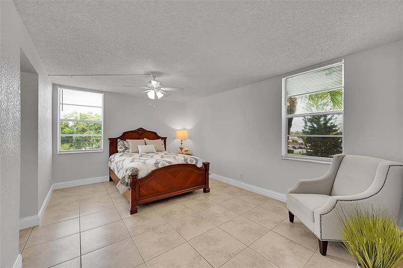 Image 22 of 39 For 1402 80th Ave  301