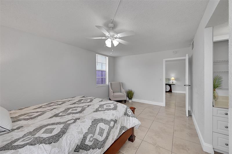 Image 24 of 39 For 1402 80th Ave  301