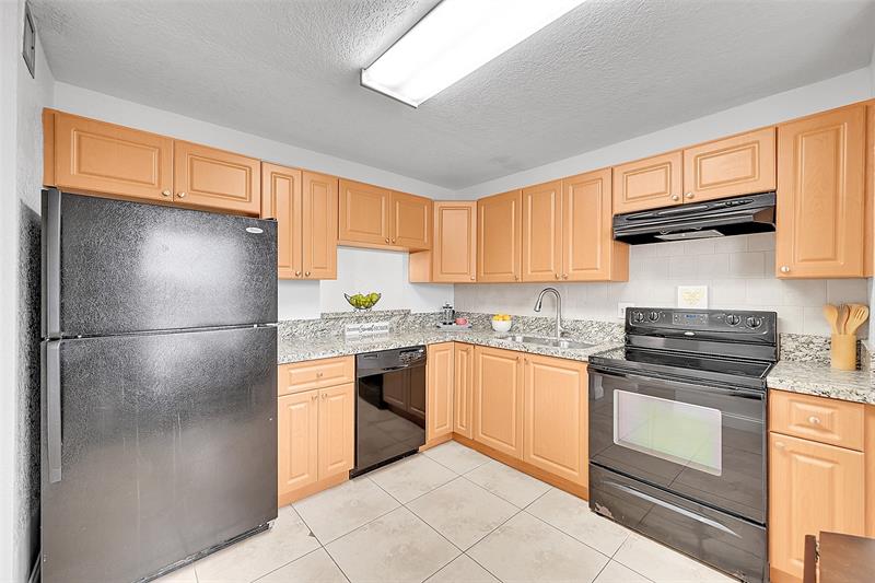 Image 7 of 39 For 1402 80th Ave  301