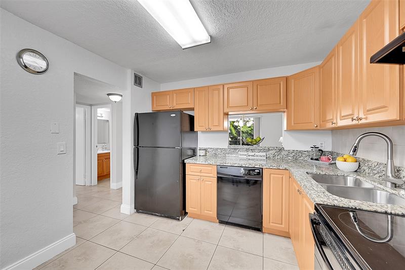 Image 9 of 39 For 1402 80th Ave  301