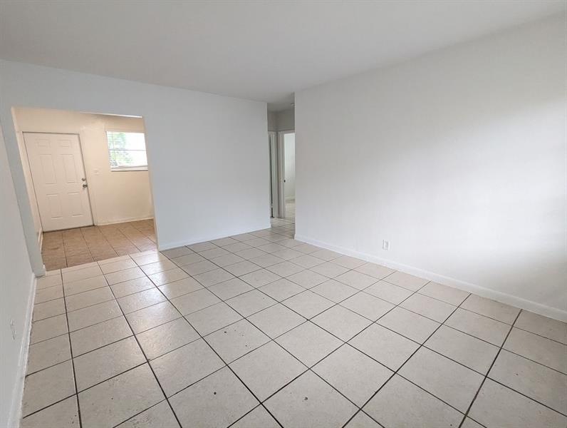 Image 10 of 13 For 107 18th Ave  8