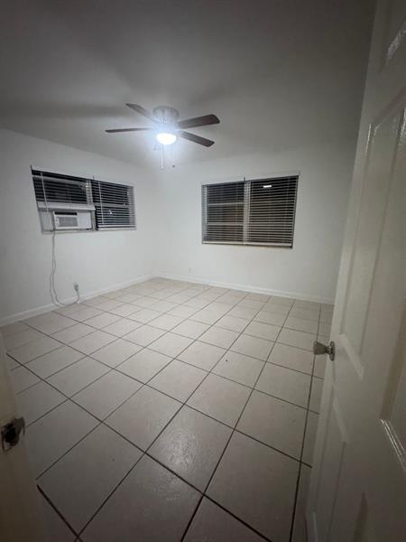 Image 11 of 13 For 107 18th Ave  8