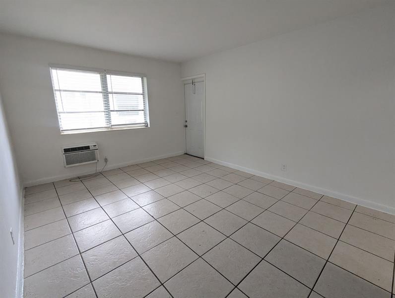 Image 9 of 13 For 107 18th Ave  8