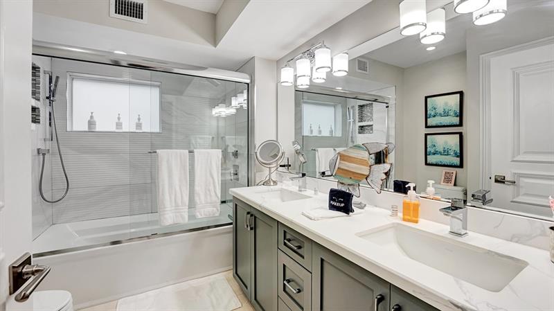 Image 18 of 75 For 2593 9 Street