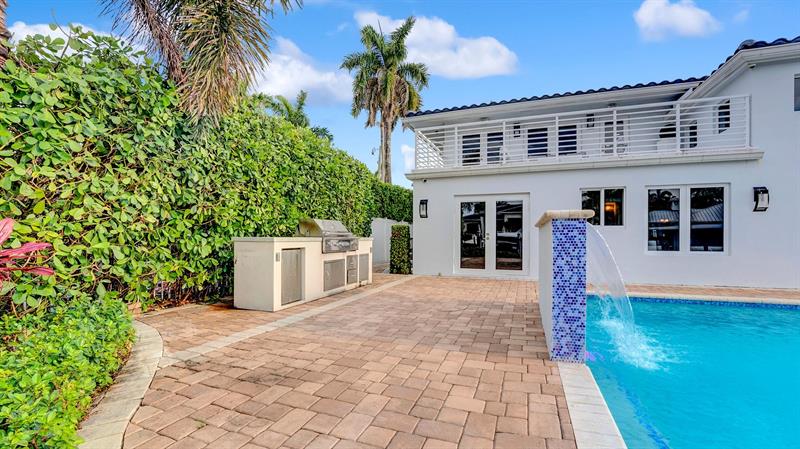 Image 58 of 75 For 2593 9 Street
