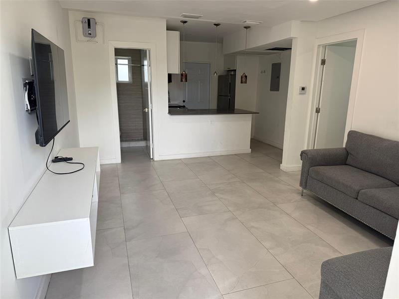 Image 3 of 5 For 2201 Greene St  1