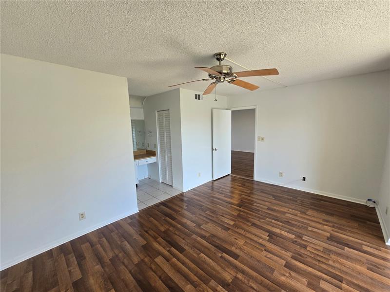 Image 14 of 31 For 6890 Royal Palm Blvd  211h