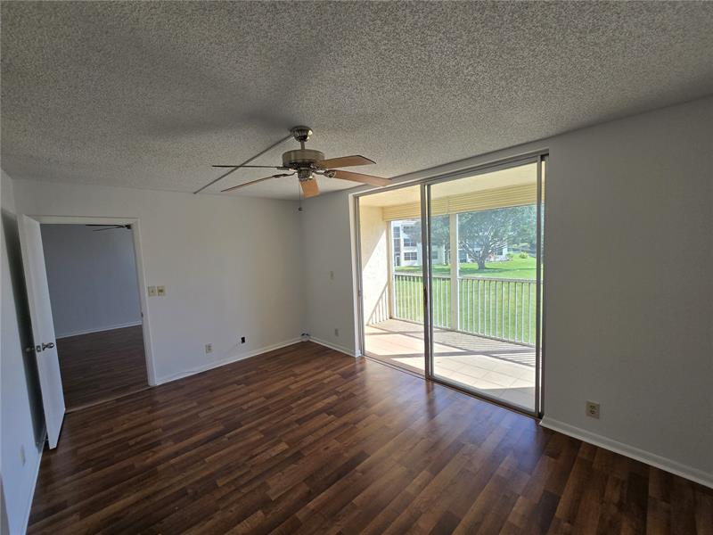 Image 15 of 31 For 6890 Royal Palm Blvd  211h