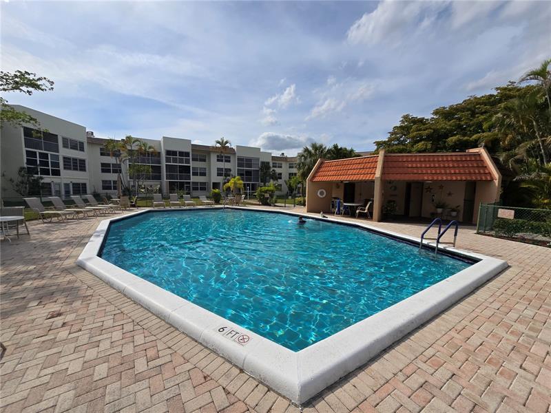 Image 27 of 31 For 6890 Royal Palm Blvd  211h