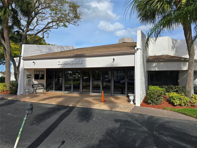 Image 28 of 31 For 6890 Royal Palm Blvd  211h