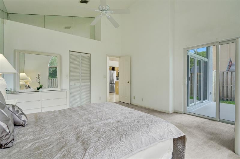 Image 26 of 78 For 10433 Santiago St