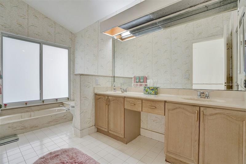 Image 30 of 78 For 10433 Santiago St