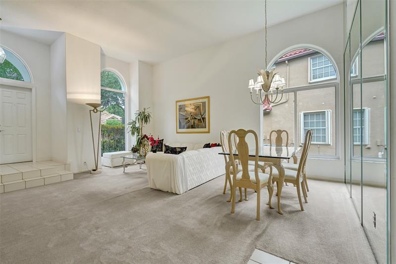 Image 45 of 78 For 10433 Santiago St