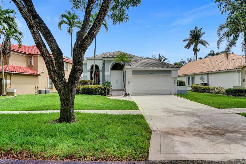 Image 6 of 78 For 10433 Santiago St