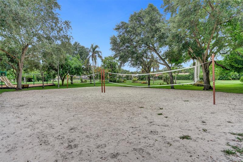 Image 77 of 78 For 10433 Santiago St