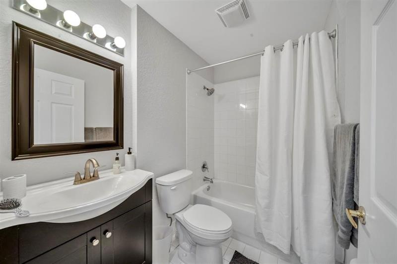 Image 14 of 17 For 1803 Flagler Dr  201