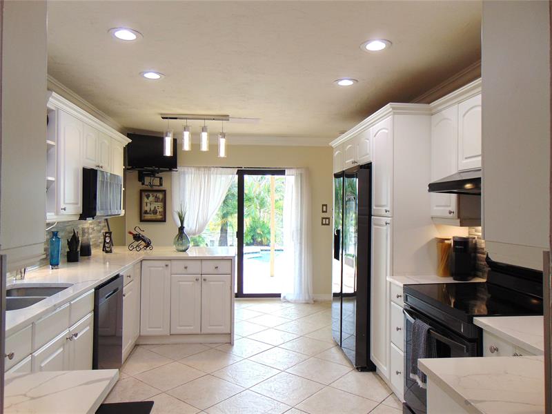 Image 15 of 56 For 595 River Dr