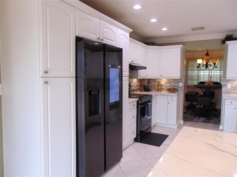 Image 17 of 56 For 595 River Dr