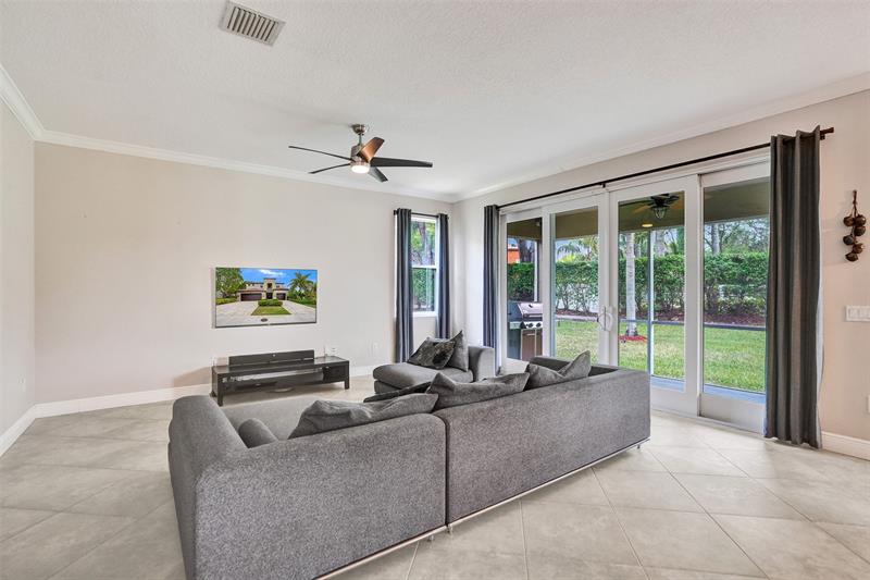 Image 11 of 42 For 16031 49th Ct