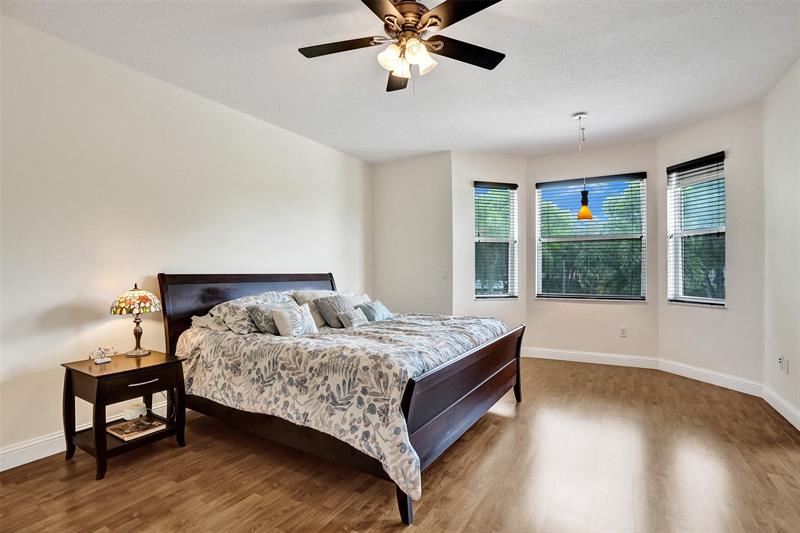 Image 17 of 42 For 16031 49th Ct