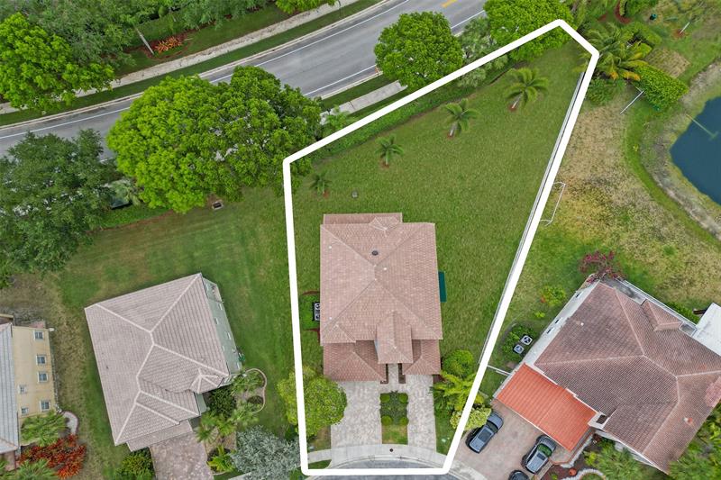 Image 32 of 42 For 16031 49th Ct