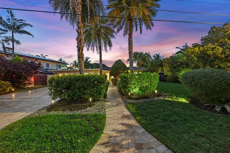 Image 10 of 65 For 1719 Poinsettia Dr