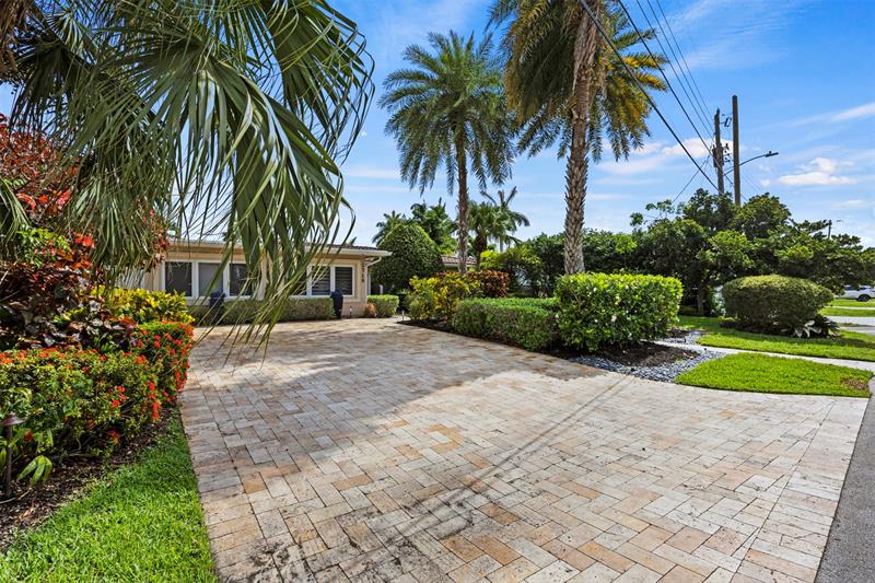 Image 11 of 65 For 1719 Poinsettia Dr