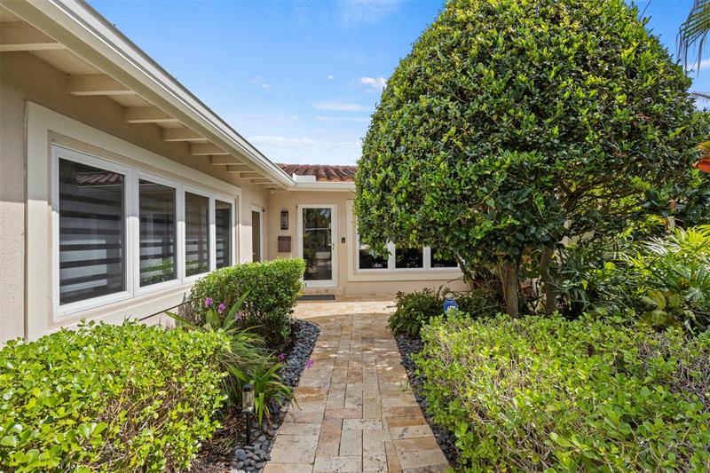 Image 13 of 65 For 1719 Poinsettia Dr
