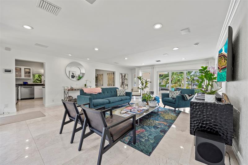 Image 16 of 65 For 1719 Poinsettia Dr