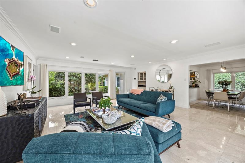 Image 19 of 65 For 1719 Poinsettia Dr