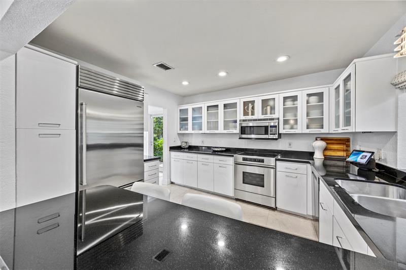 Image 21 of 65 For 1719 Poinsettia Dr