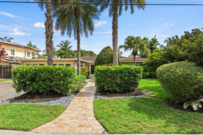 Image 3 of 65 For 1719 Poinsettia Dr