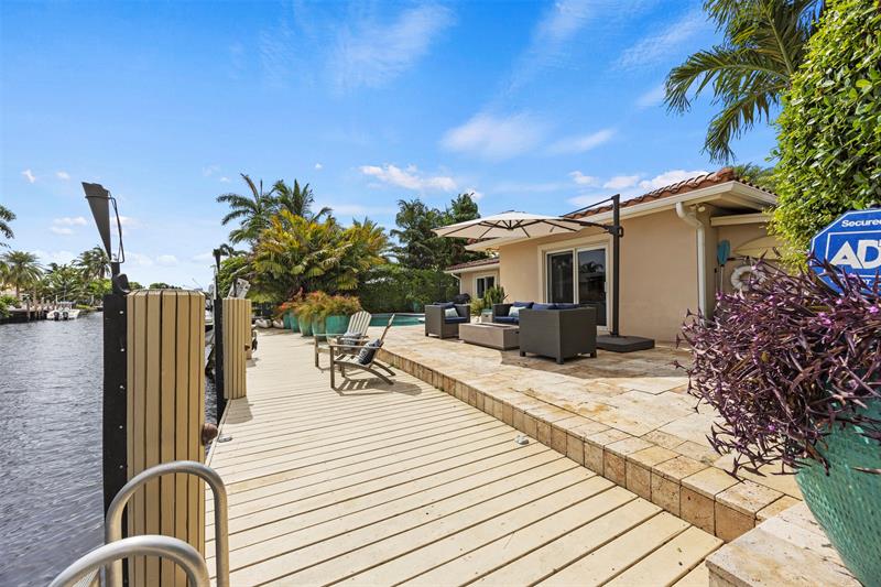 Image 32 of 65 For 1719 Poinsettia Dr