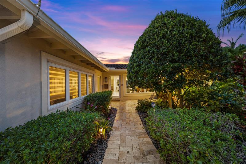 Image 49 of 65 For 1719 Poinsettia Dr