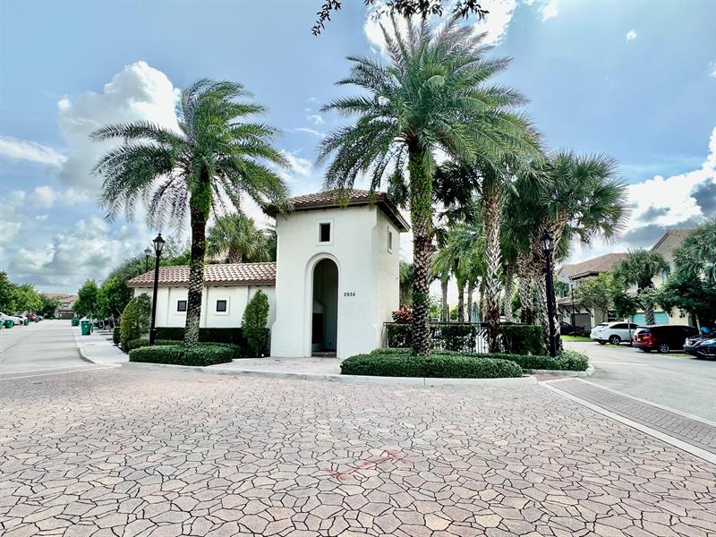 Image 29 of 32 For 2935 Tortola Way  2935