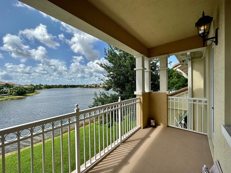 Image 4 of 32 For 2935 Tortola Way  2935