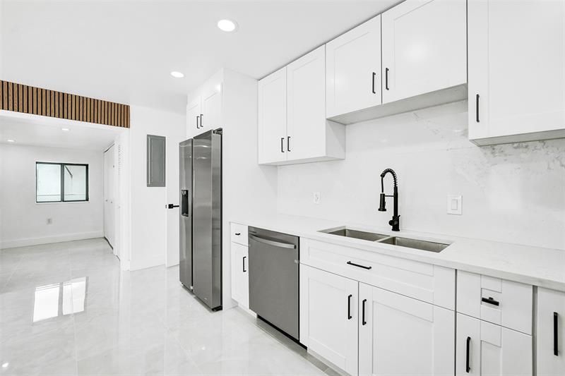 Image 14 of 43 For 4101 48th Ct