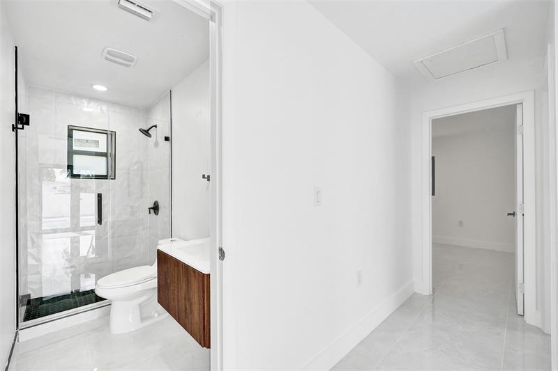 Image 21 of 43 For 4101 48th Ct