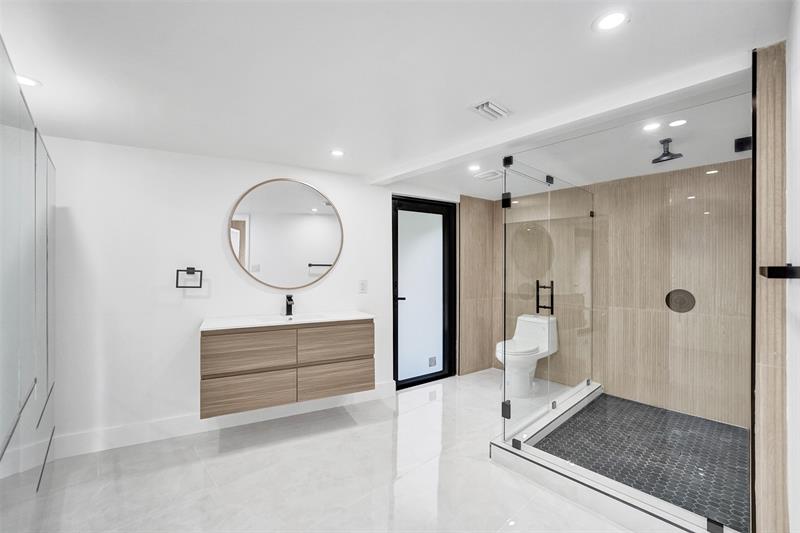 Image 23 of 43 For 4101 48th Ct