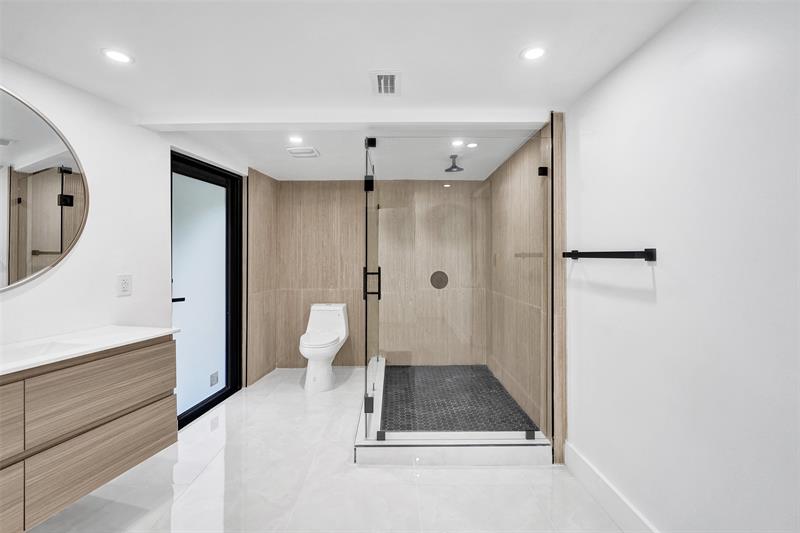 Image 24 of 43 For 4101 48th Ct